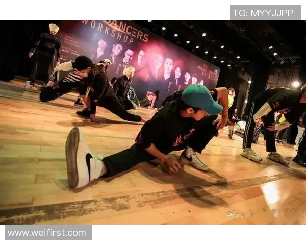 成都街舞队耐力争议引发热议舞者坚持与挑战的背后故事 成都街舞队耐力争议引发热议舞者坚持与挑战的背后故事